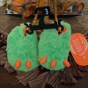 NWT Green & Orange Plush Monster house non skid bottoms house slippers Kids SZ 3
